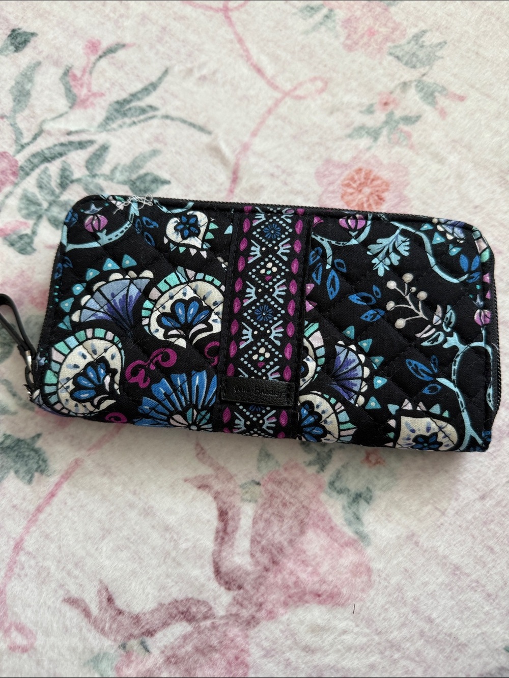 NWOT Vera Bradley Quilted Floral Zip Around Wallet - Black Bramble